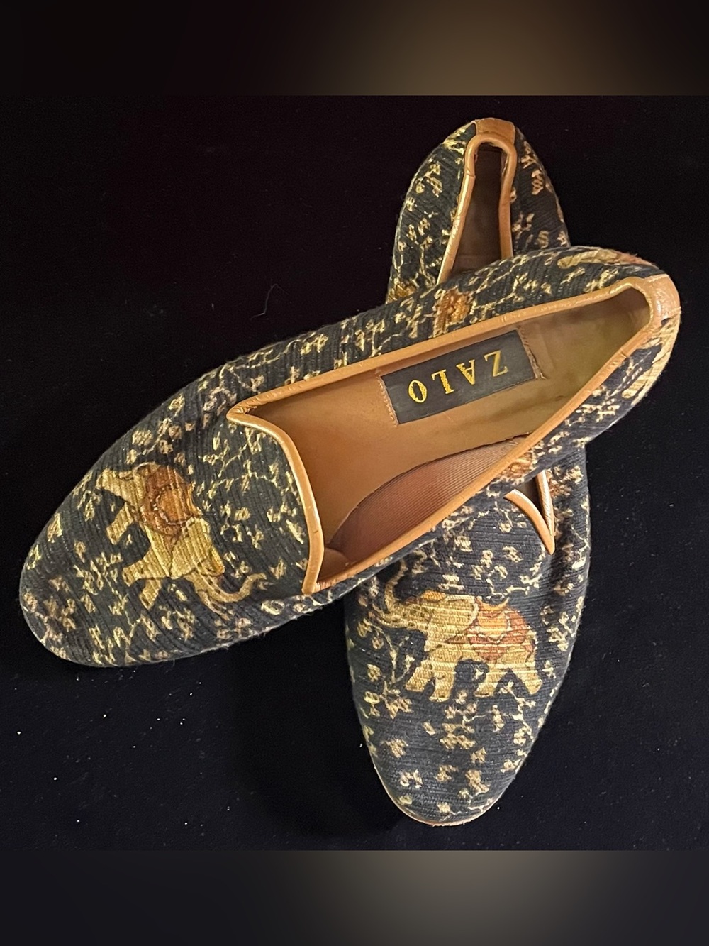 Zalo Tapestry Elephant Smoking Slippers